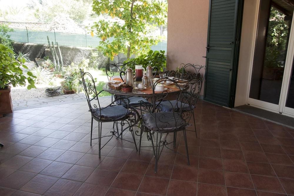 Rosso Vulcano Bed & Breakfast 3*